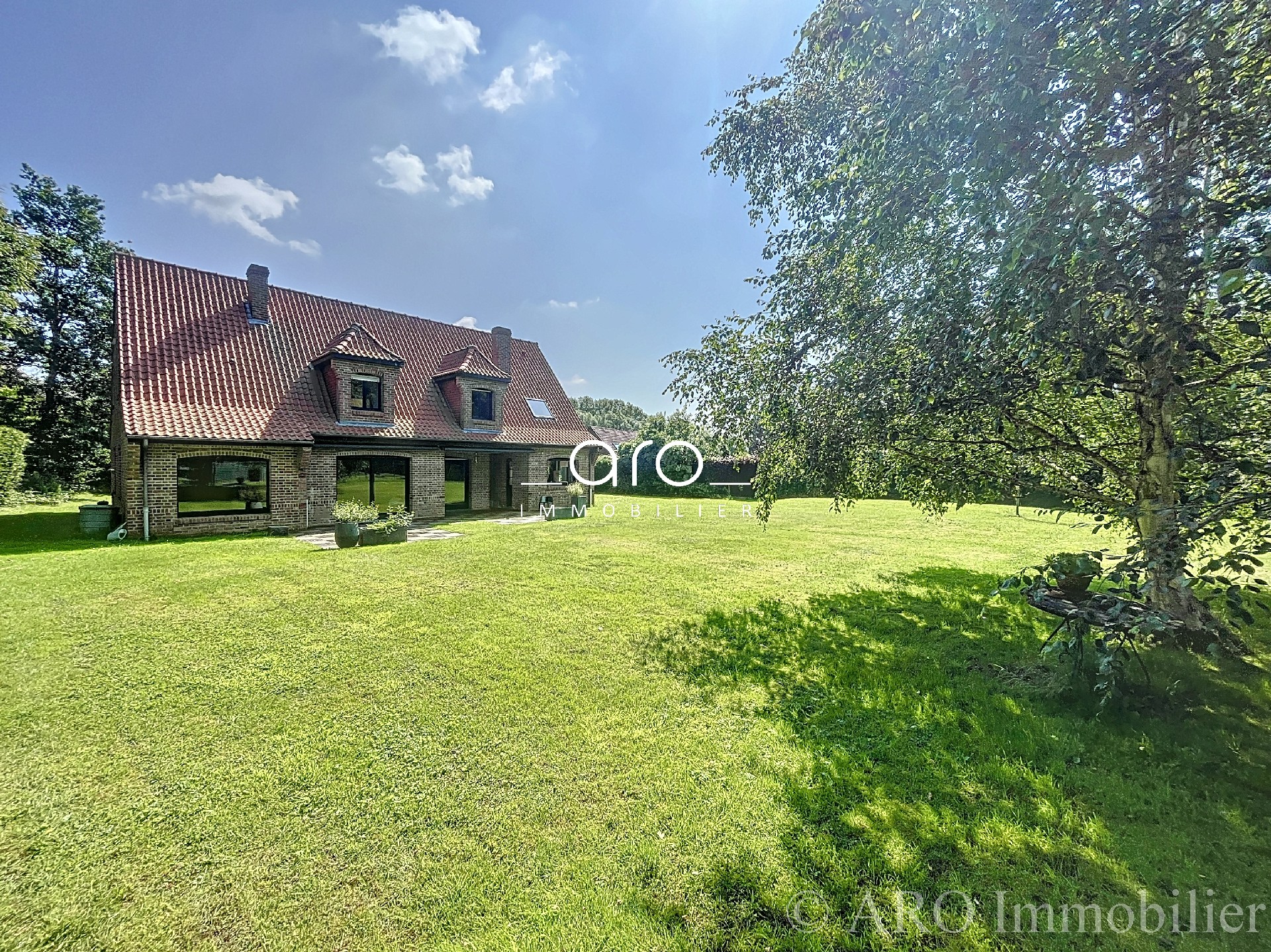 Vente maison - GENECH 59242 235 m², 6 pièces